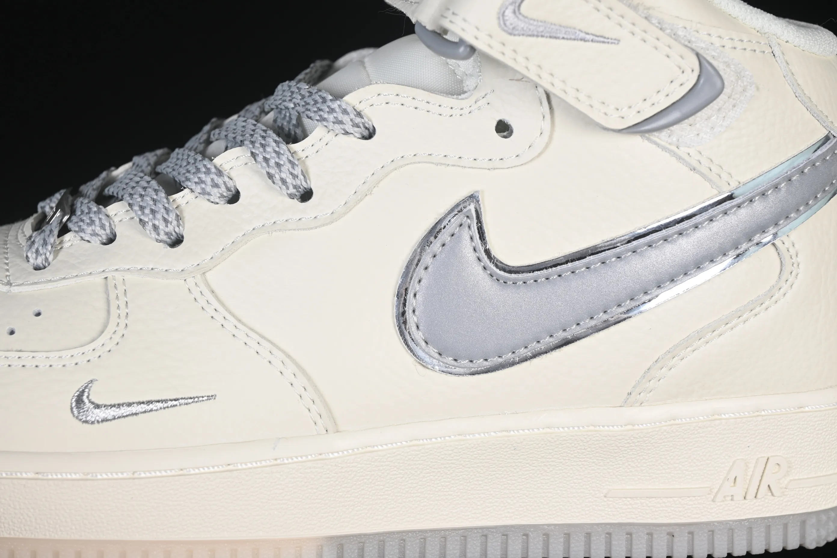 All categories Nk Air Force 1 Air Force Series Nk Air Force 1 Mid Air Force mid-top Nike Air Force 1 Mid Beige and gray two-color bottom Starry Air Force One mid-top casual sneakers XL0236-232
